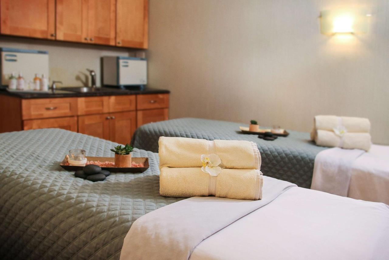 Viana Hotel And Spa, Trademark Collection By Wyndham Westbury Dış mekan fotoğraf