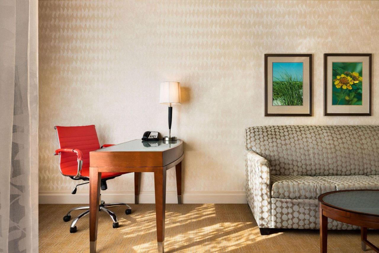 Viana Hotel And Spa, Trademark Collection By Wyndham Westbury Dış mekan fotoğraf