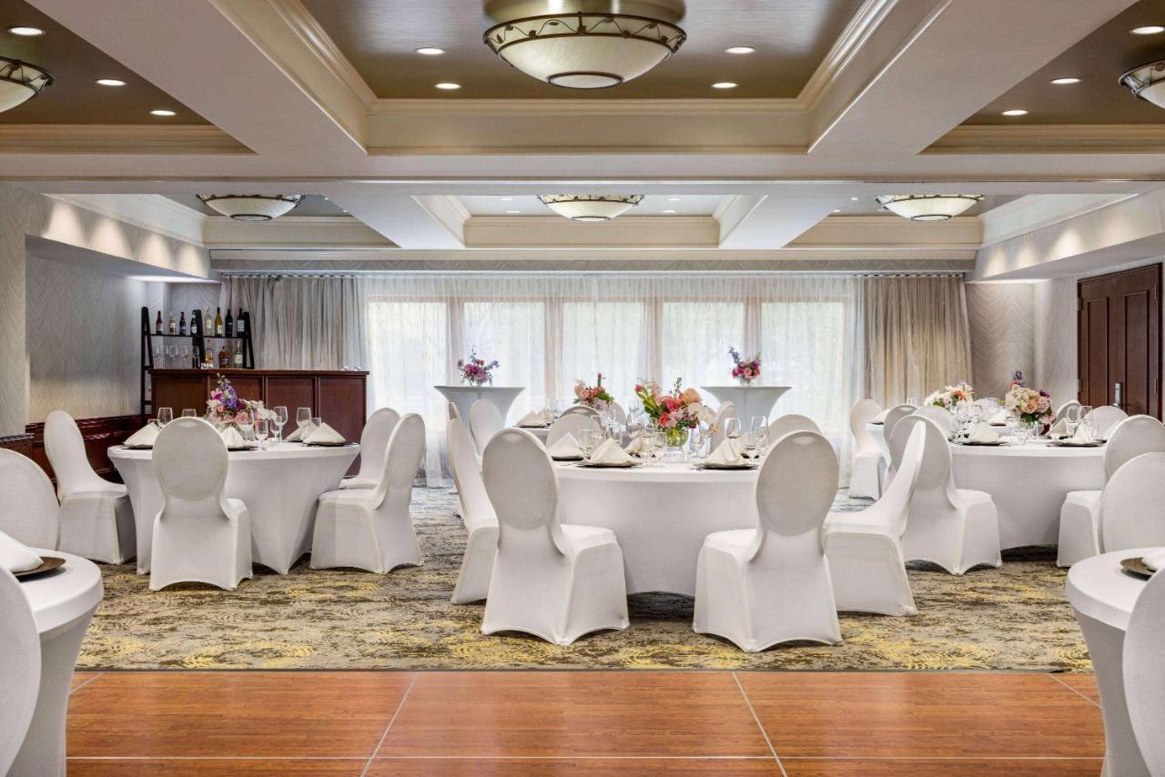Viana Hotel And Spa, Trademark Collection By Wyndham Westbury Dış mekan fotoğraf
