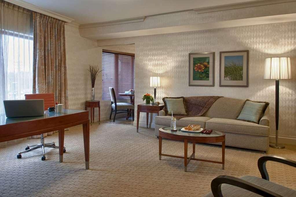 Viana Hotel And Spa, Trademark Collection By Wyndham Westbury Oda fotoğraf