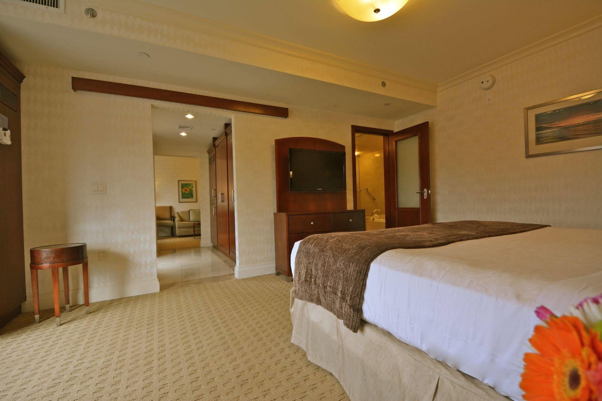 Viana Hotel And Spa, Trademark Collection By Wyndham Westbury Dış mekan fotoğraf